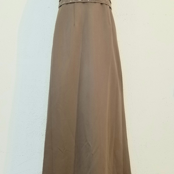 CoutureCollection Formal Gown size 10 (D9189) - Picture 3 of 7